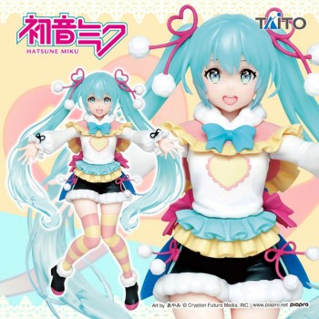 Original TAiTO Hatsune Miku Embracing Winter Clothing Anime Figure