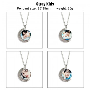 Straykids star Two-sided Rotatable Round Crystal Necklace